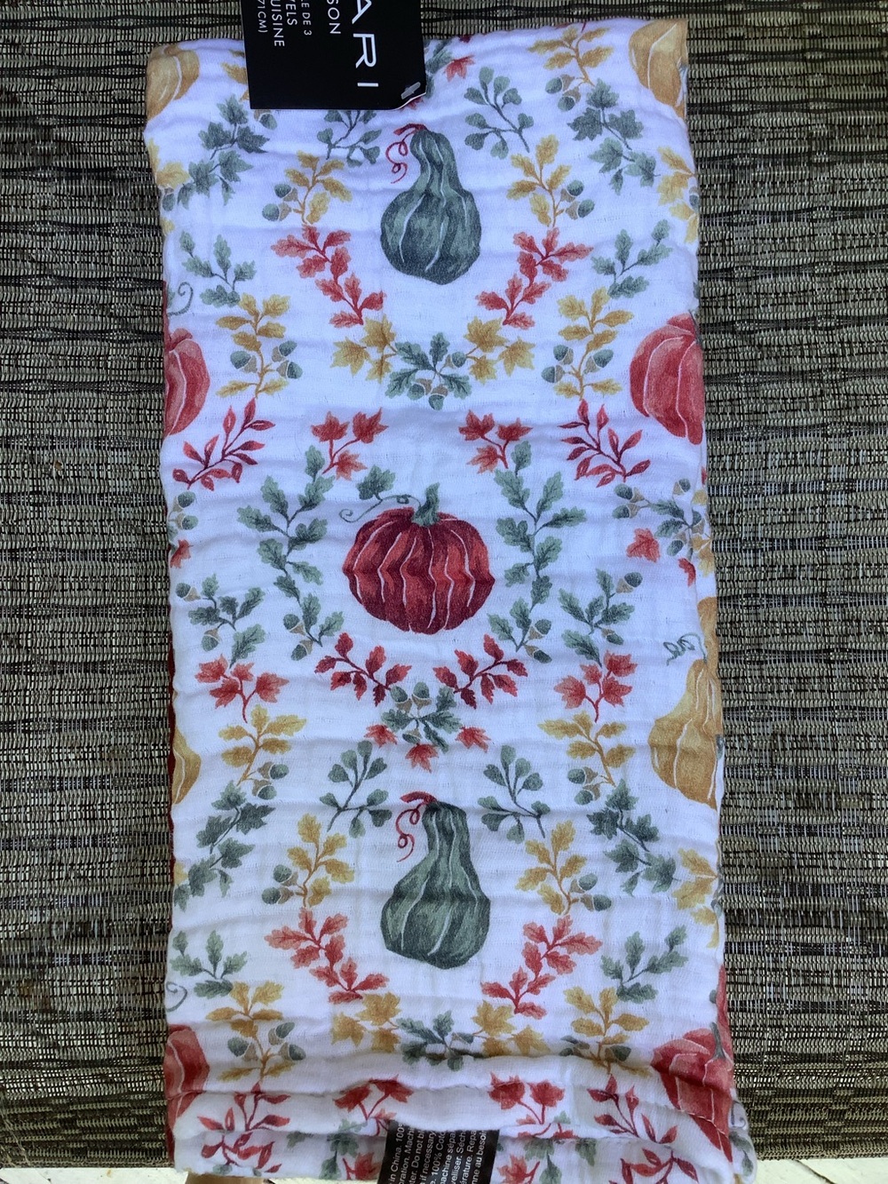 NWT Tahari Cotton Muslin Towels Pumpkin Gourd Fall Leaves 3 Pack